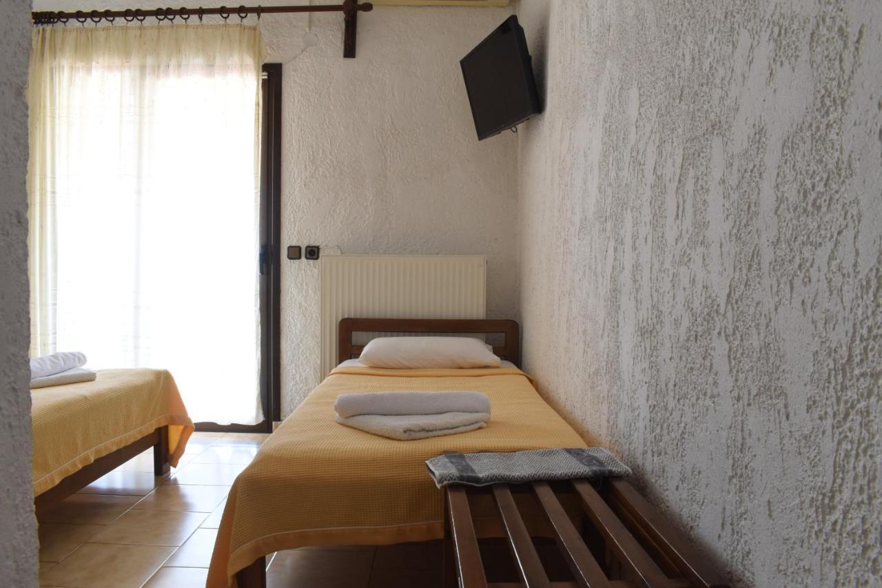 Hotel Lefkes Paralia Skotinis Exterior photo