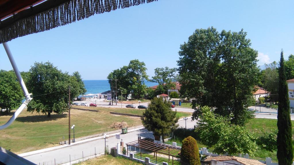 Hotel Lefkes Paralia Skotinis Exterior photo