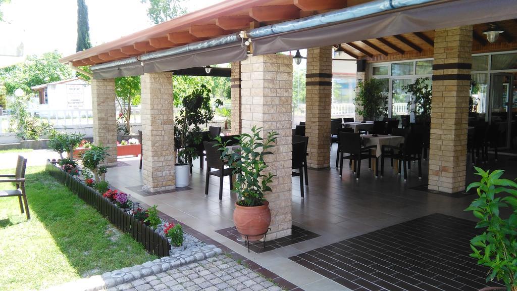 Hotel Lefkes Paralia Skotinis Exterior photo