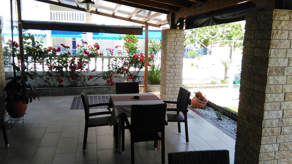 Hotel Lefkes Paralia Skotinis Exterior photo