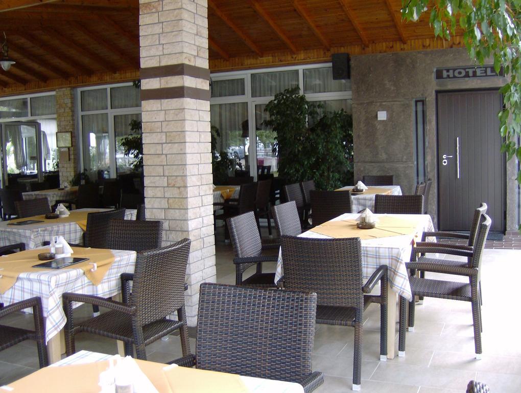 Hotel Lefkes Paralia Skotinis Exterior photo